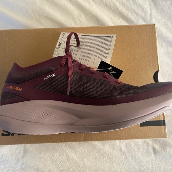 Solomon running shoe, Wmn's Sz 11 - Picture 5 of 6